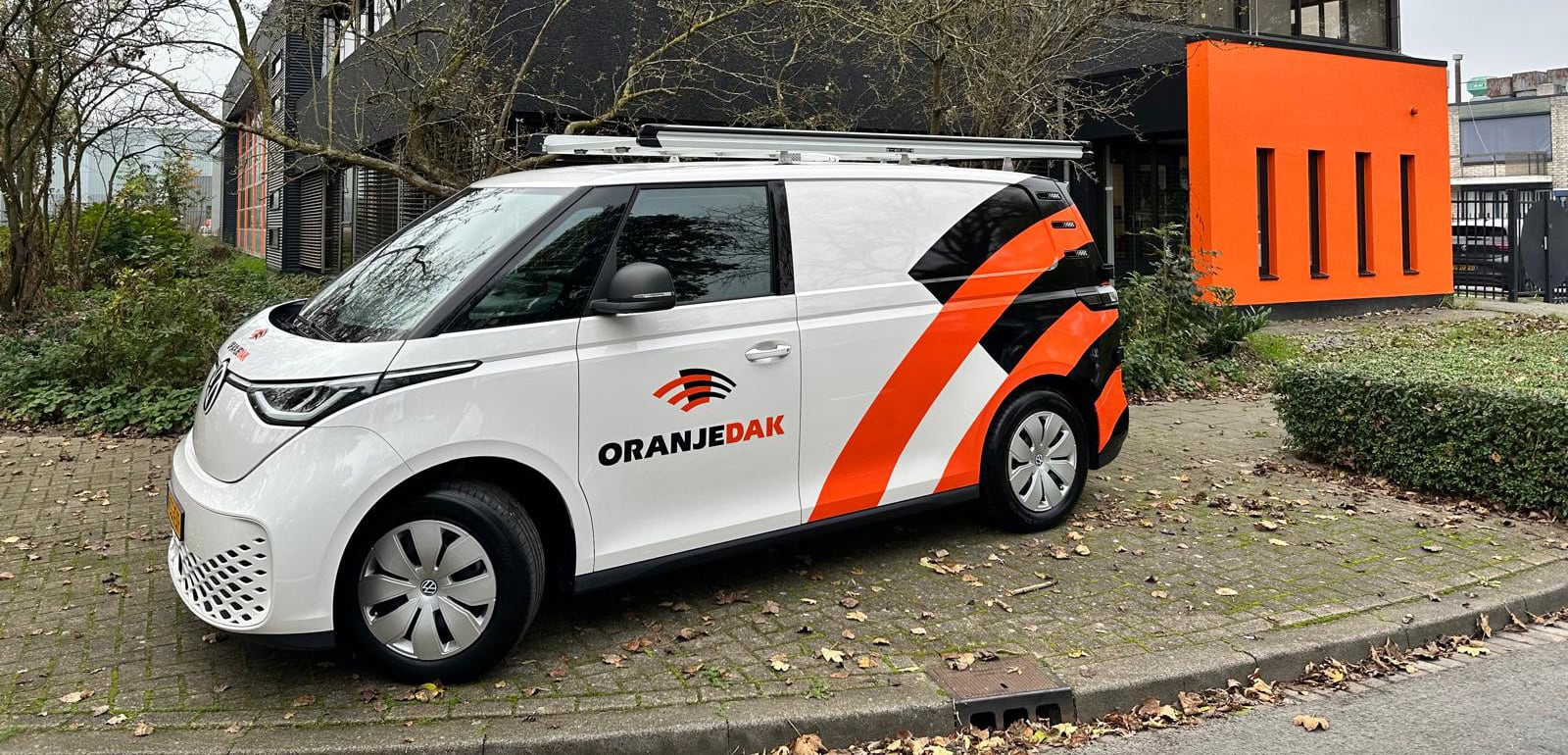 De eerste Oranjedak ID Buzz’en rijden rond!